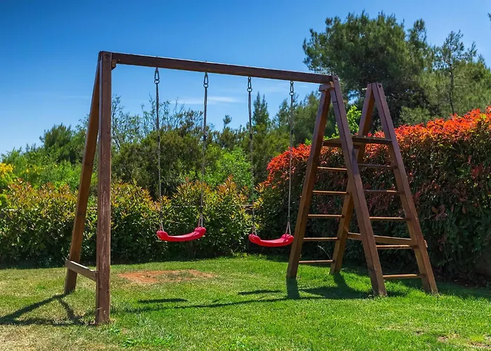 Momare 펜션 풀라