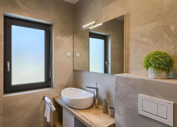 Momare 펜션 풀라